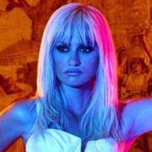 Meet your Posher, Mia